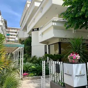 4* Hotel President